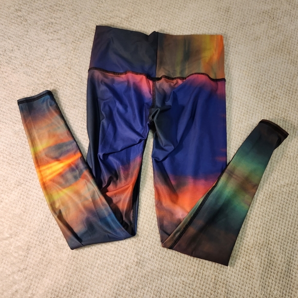 Teeki Yoga Leggings - Beautiful Sunset Print - comfortable like second skin - Picture 8 of 9